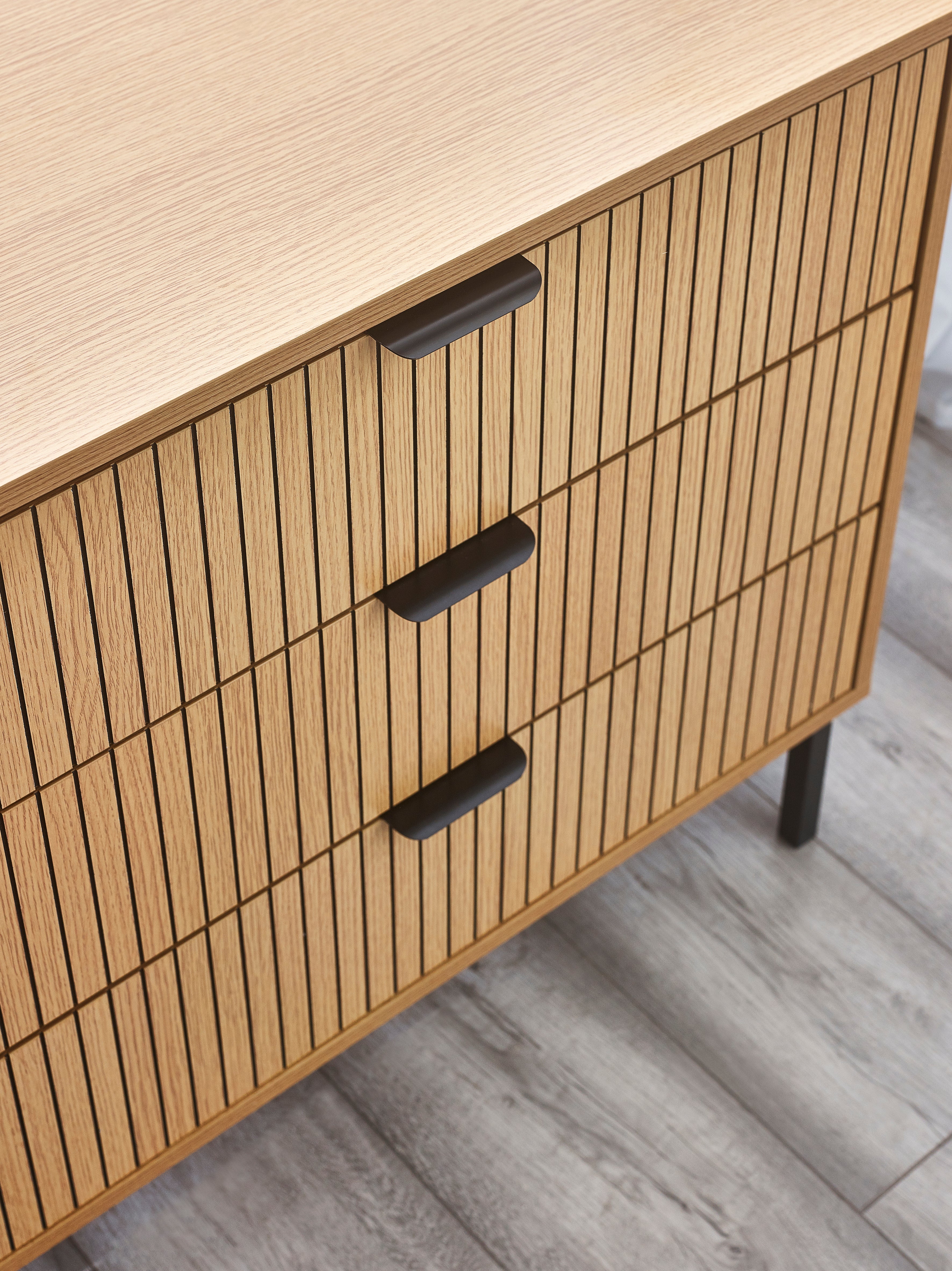 Arya Slatted Oak Wood Chest of Drawers | 3 Drawers